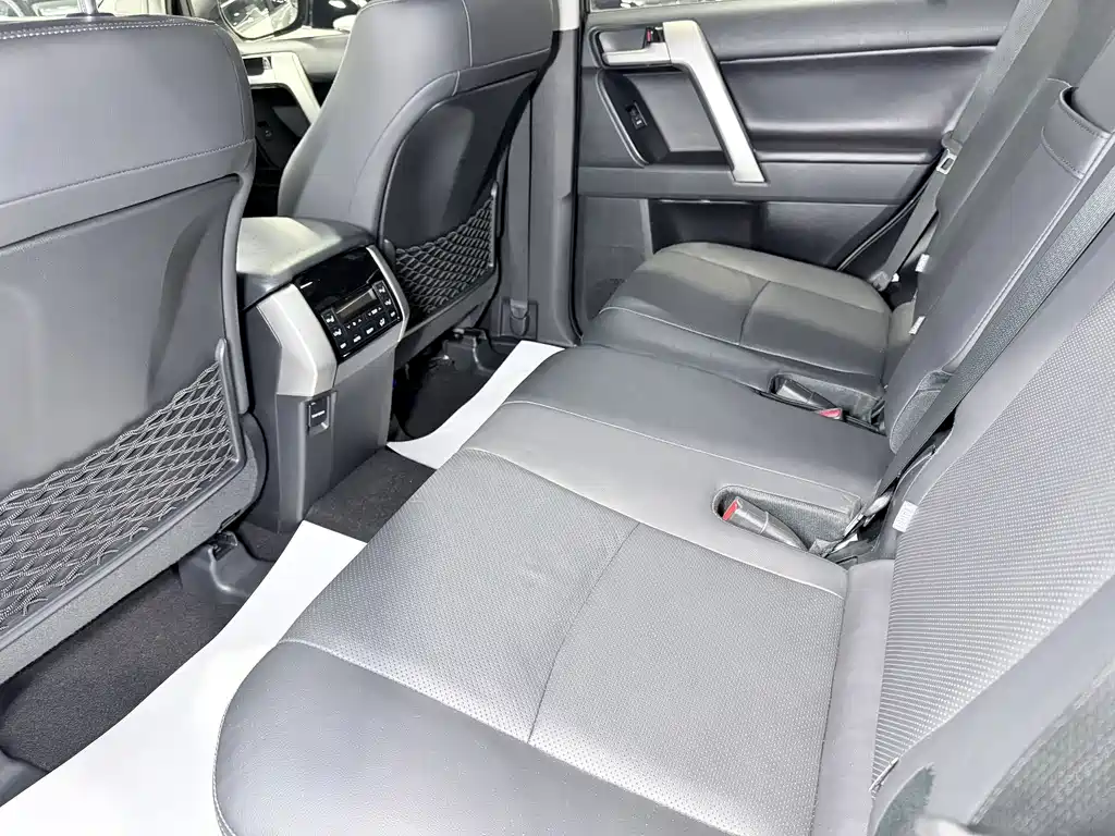 Toyota Prado — миниатюра 12