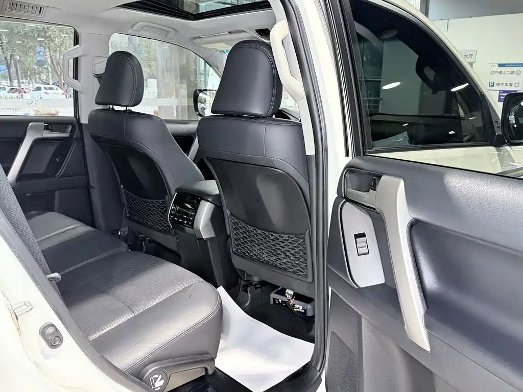 Toyota Prado — миниатюра 17