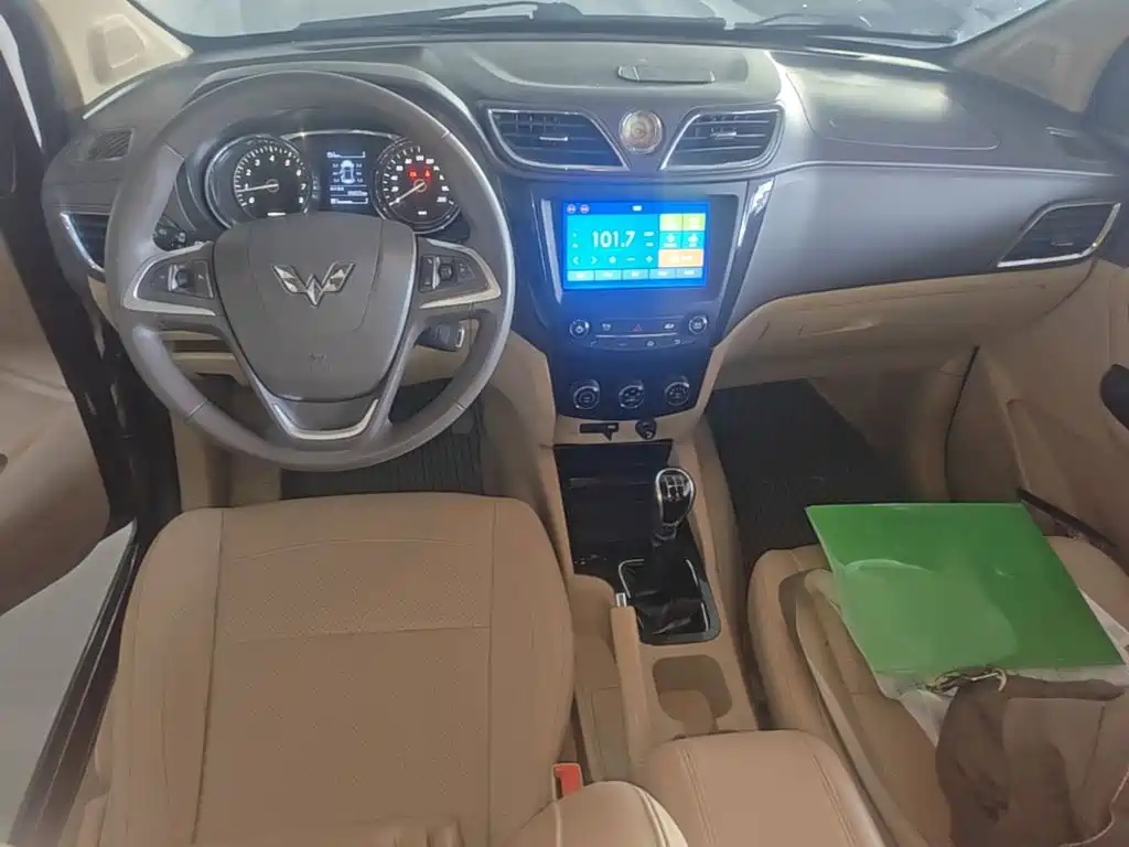 Wuling Hongguang — миниатюра 10