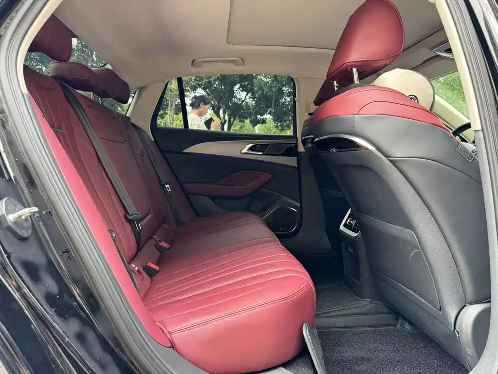 Hongqi Hongqi H5 — миниатюра 7