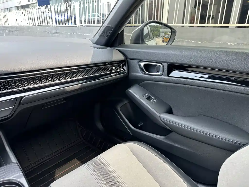 Honda Civic — миниатюра 12