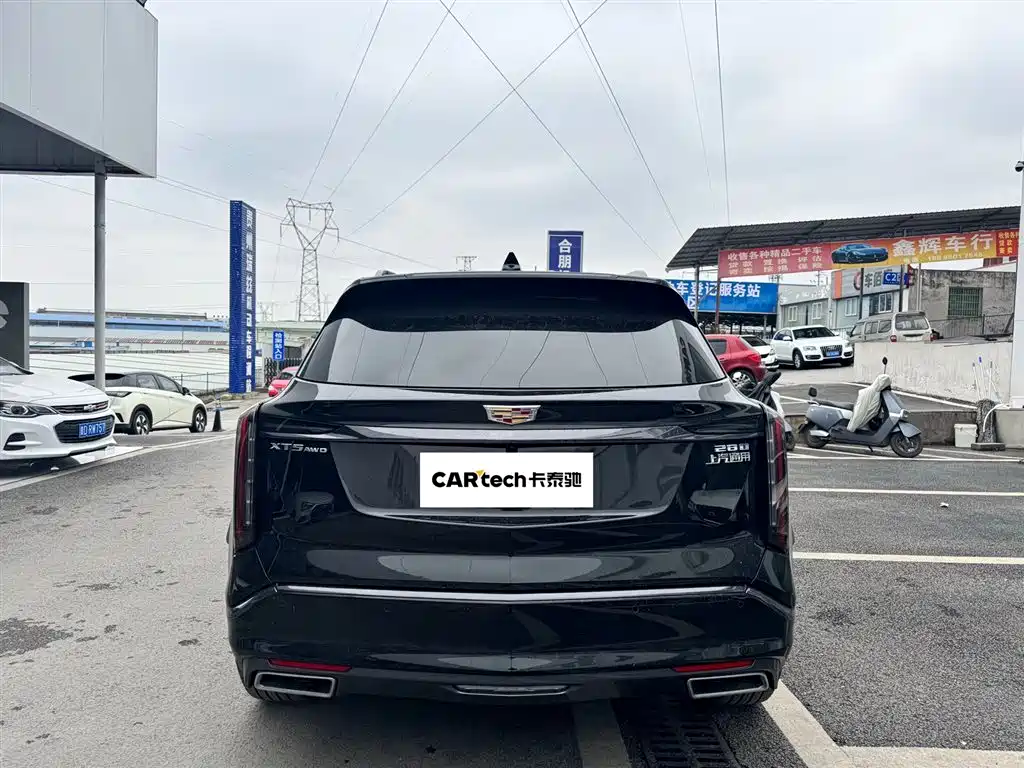 CADILLAC XT5