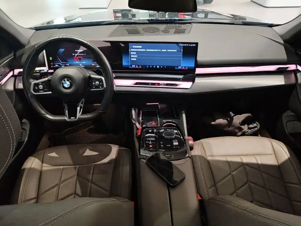 BMW 5 Series — миниатюра 10