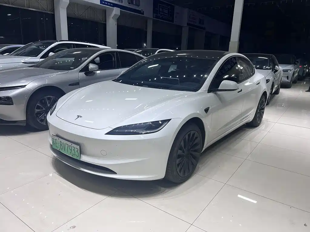 Tesla Model 3 2025