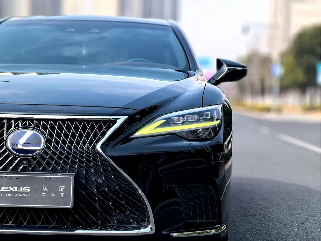 LEXUS LS