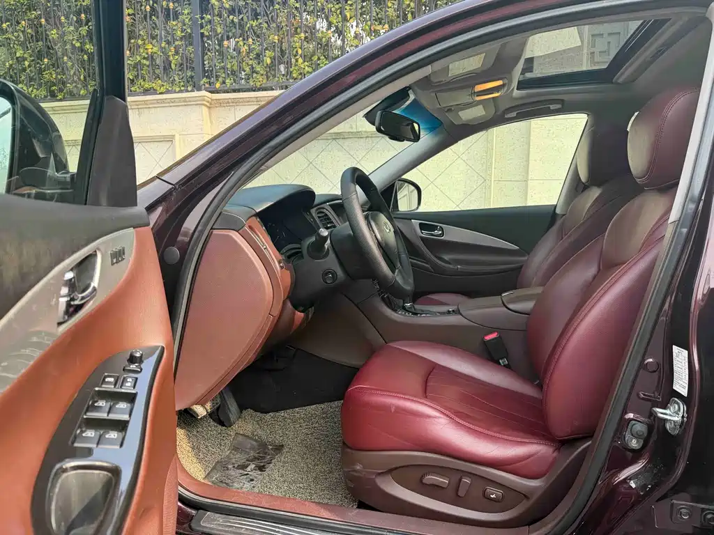 Infiniti QX50 (Import) — миниатюра 6