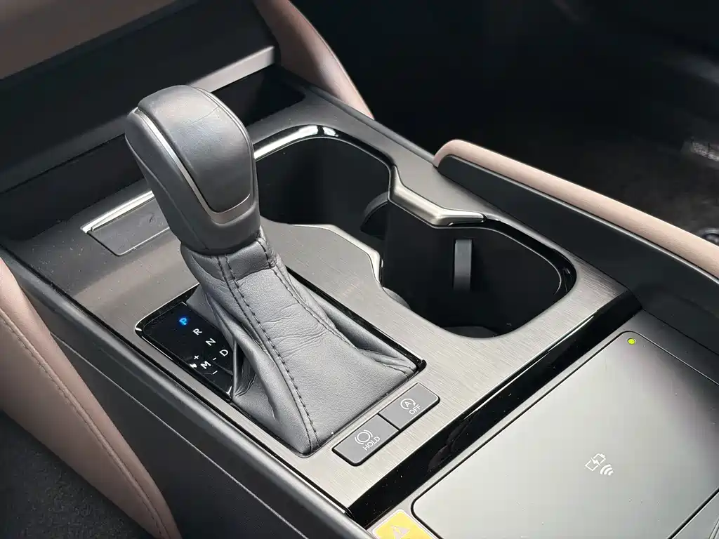 Lexus ES — миниатюра 33