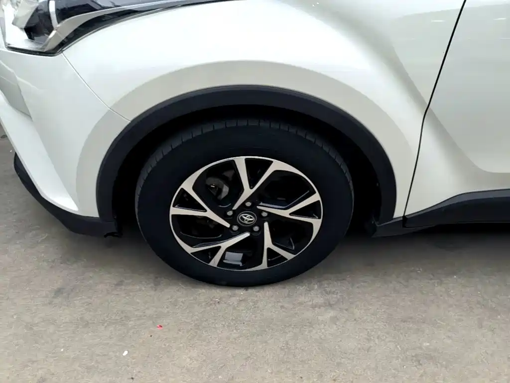 Toyota C-HR — миниатюра 23