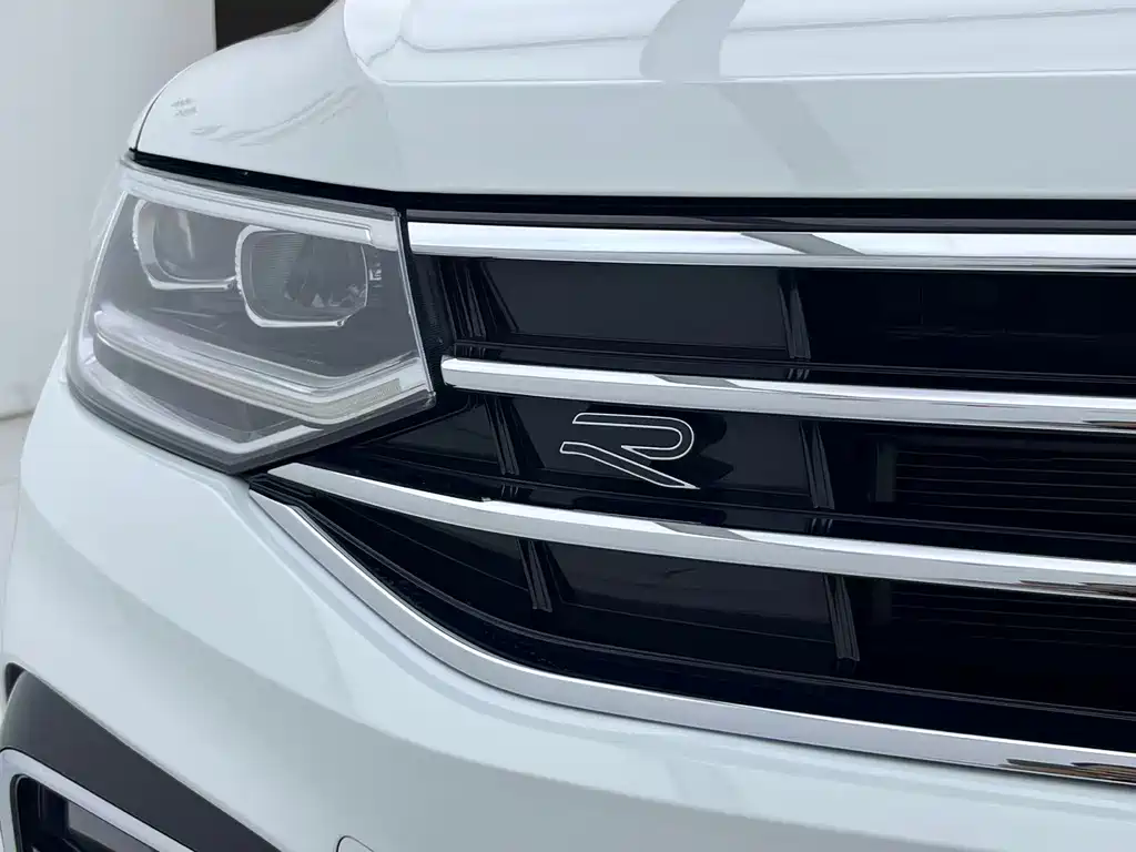 Volkswagen Tiguan L — миниатюра 6