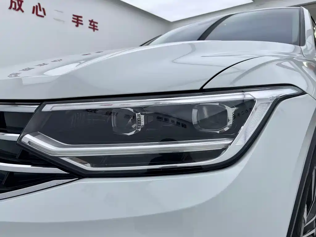 Volkswagen Tiguan L — миниатюра 11