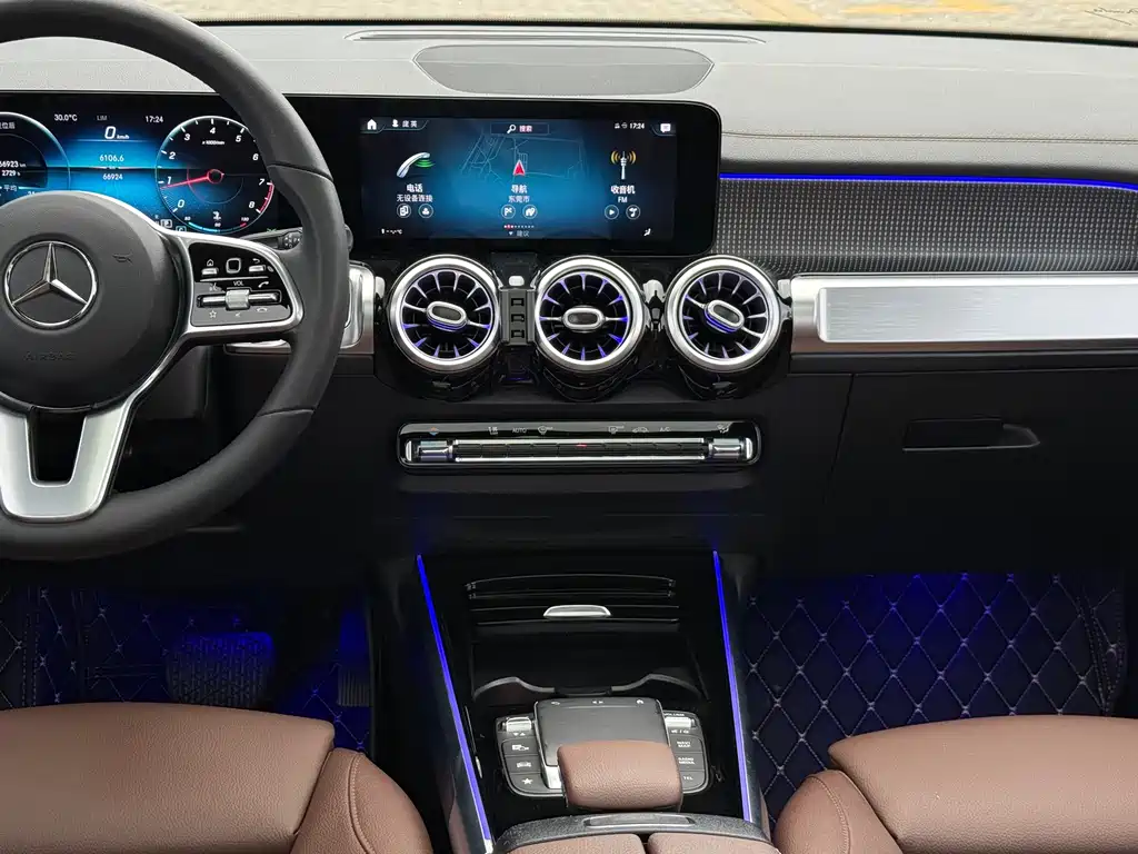 Mercedes-Benz GLB — миниатюра 21
