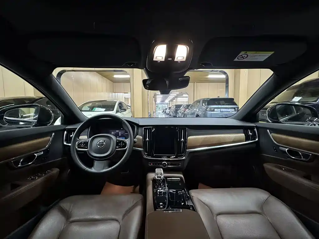 Volvo S90 PHEV — миниатюра 9