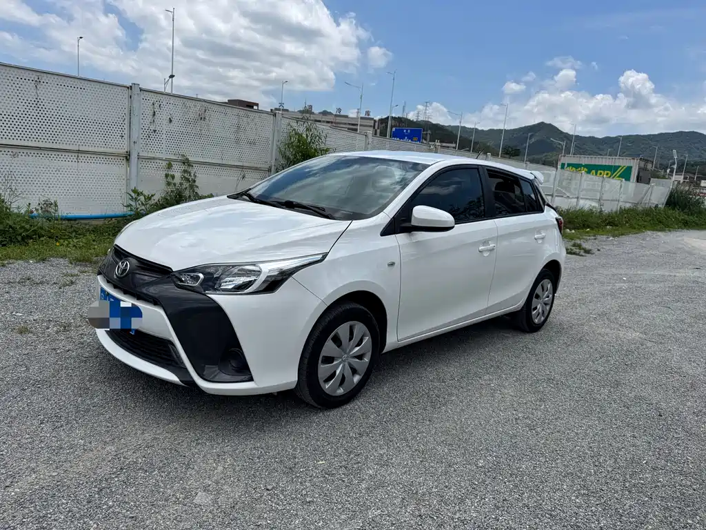 Toyota Yaris L 2020