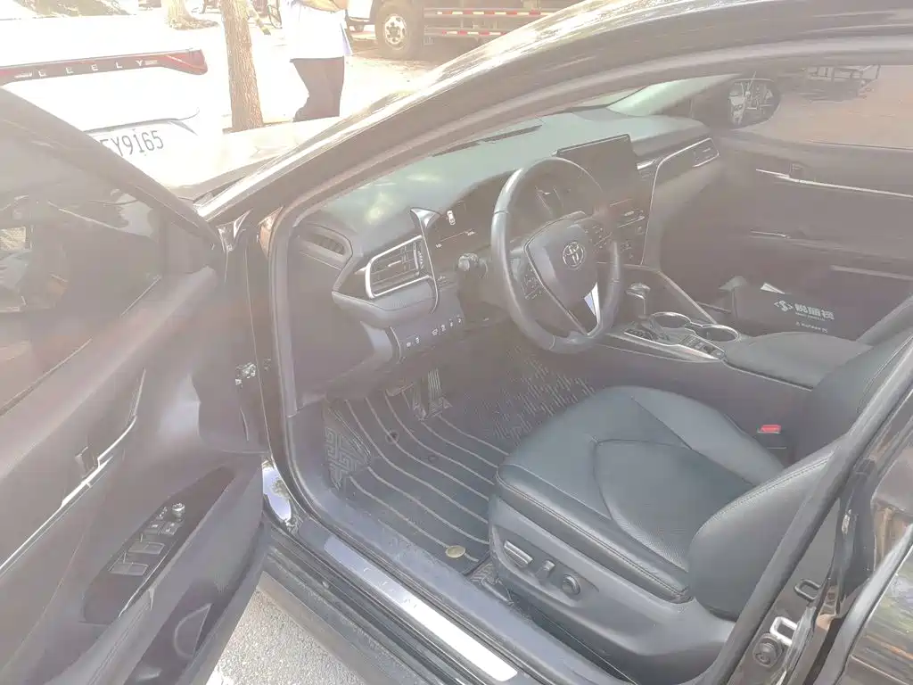 Toyota Camry — миниатюра 12