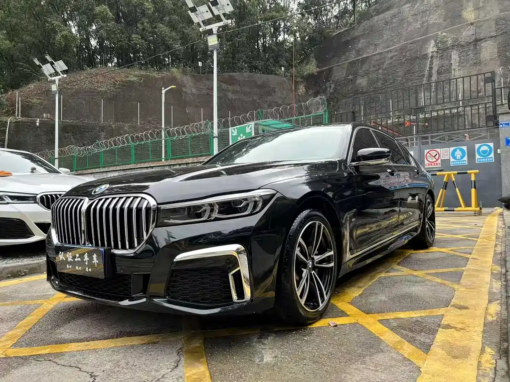 BMW 7 SERIES