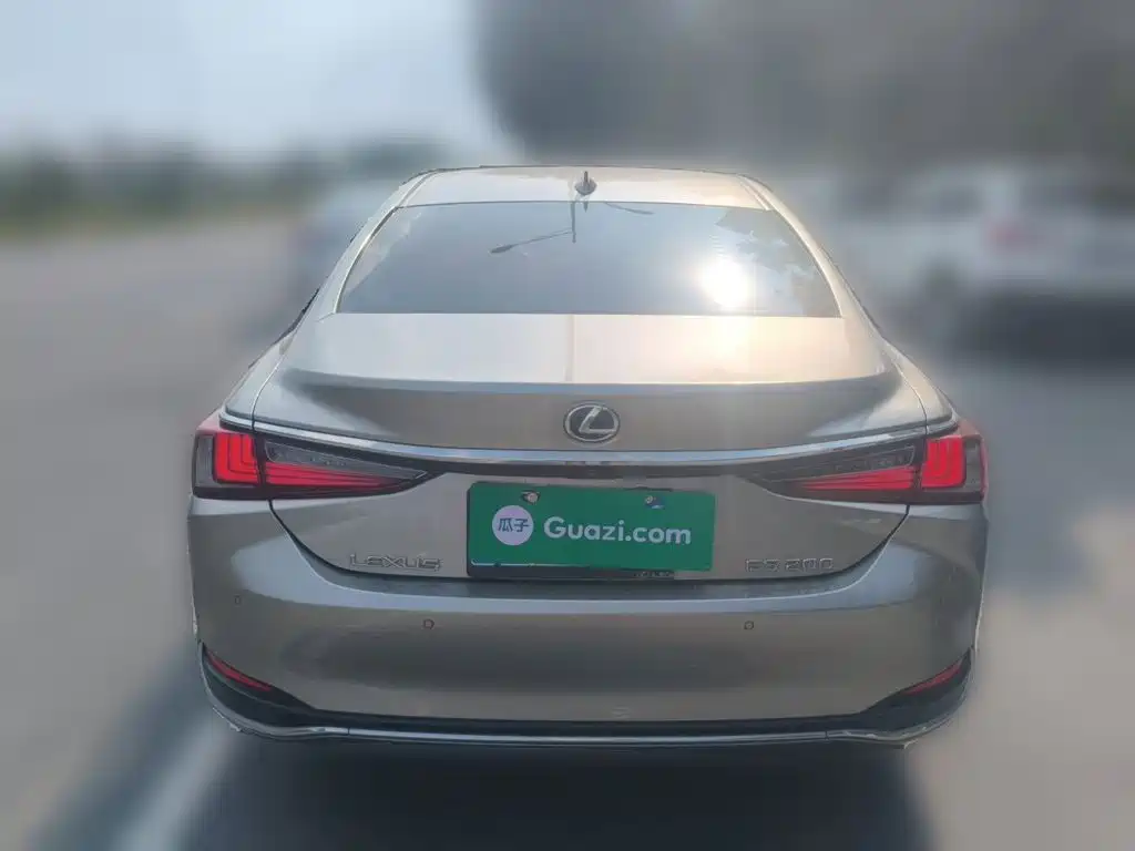 Lexus ES — миниатюра 4