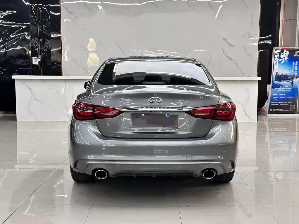INFINITI Q50L