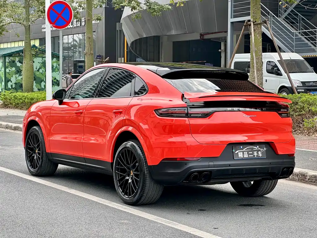 PORSCHE CAYENNE