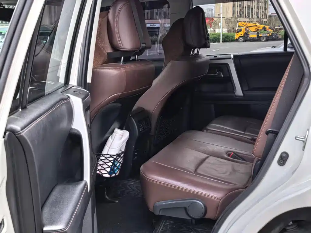 Toyota 4Runner — миниатюра 5