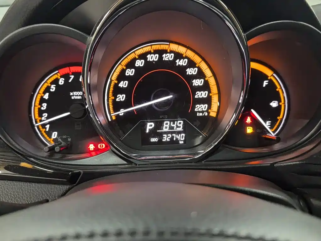 Toyota Yaris L — миниатюра 11