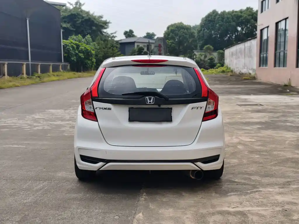 Honda Fit — миниатюра 7