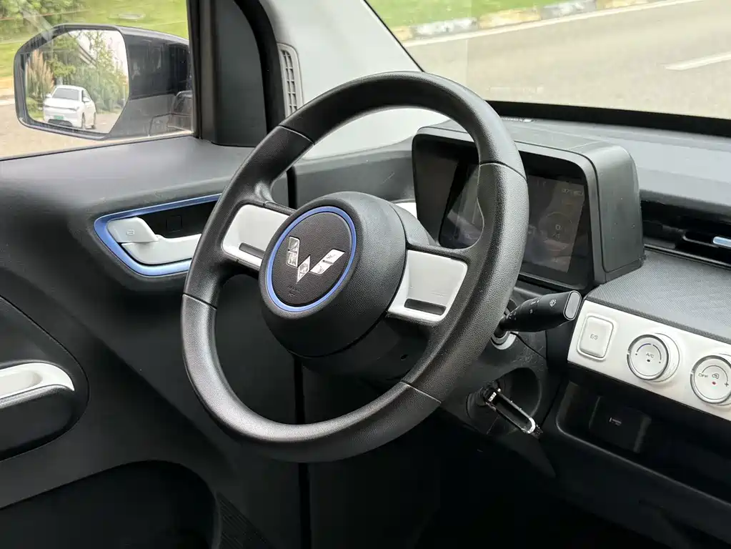 Wuling MINIEV — миниатюра 12
