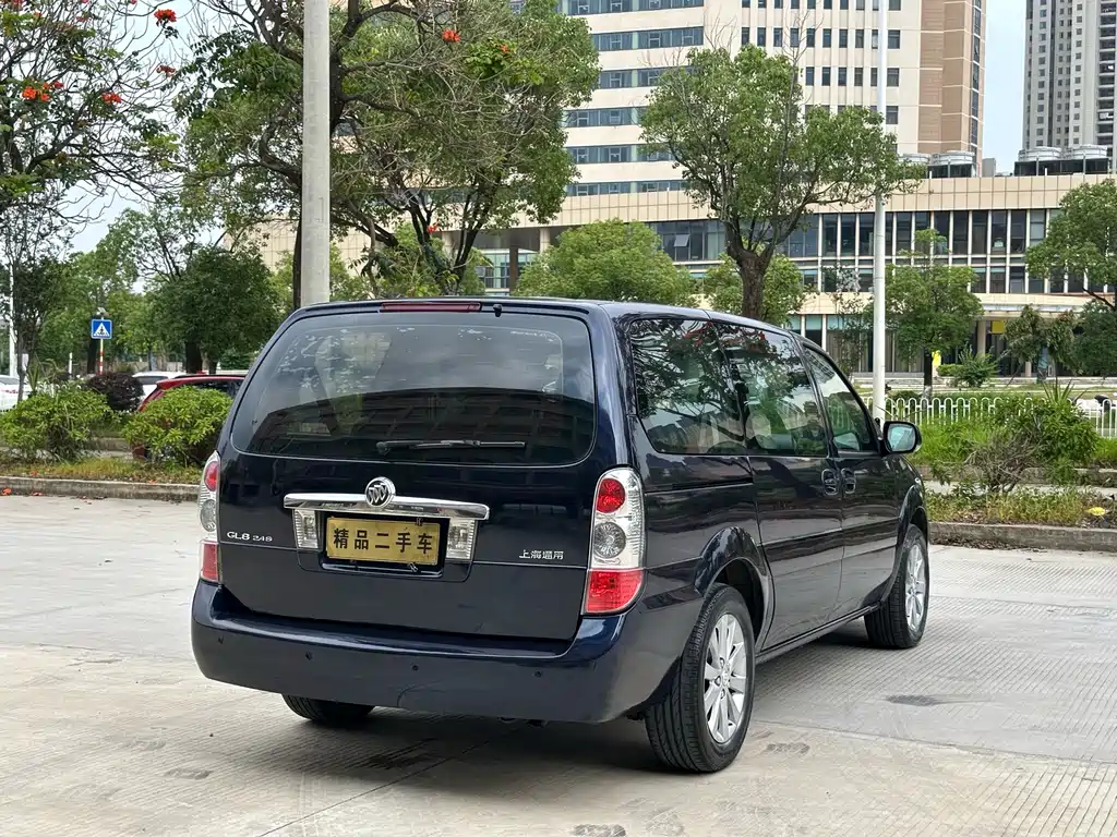 Buick GL8 — миниатюра 7