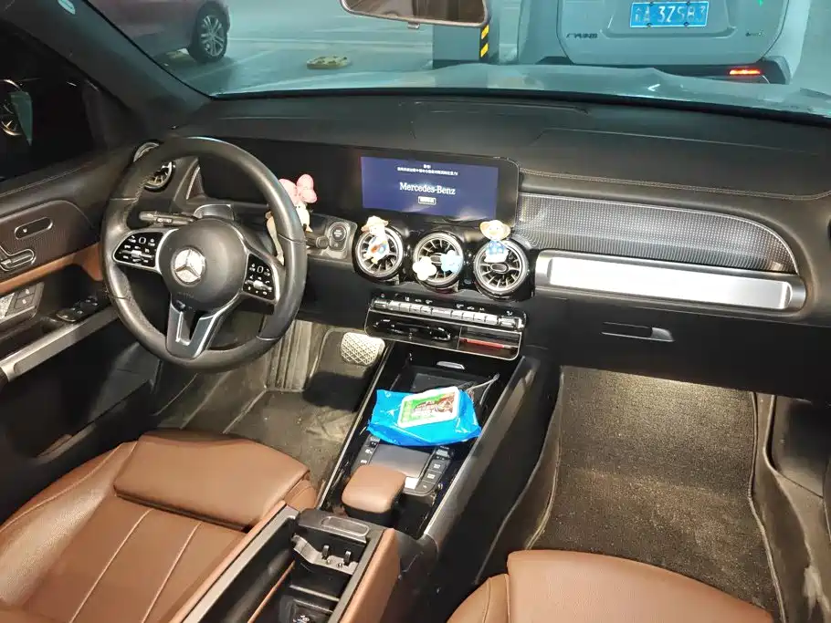 Mercedes-Benz GLB — миниатюра 12