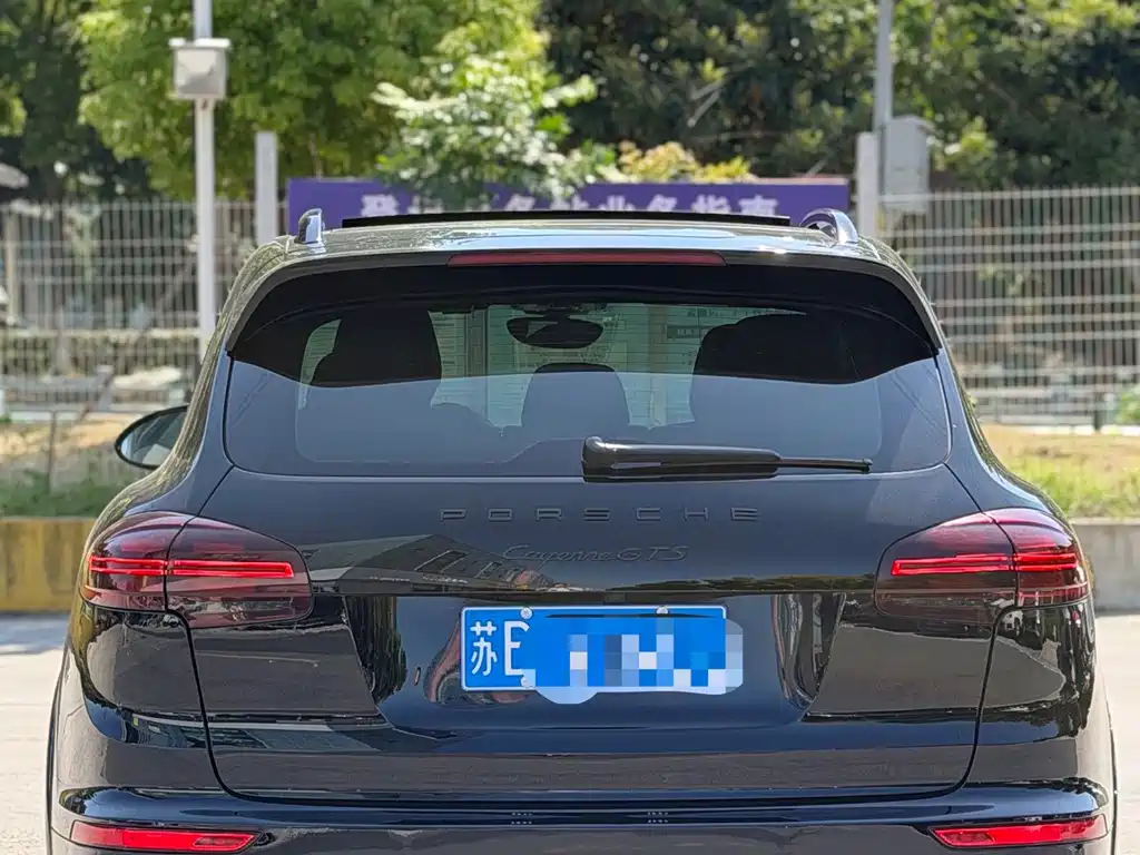 Porsche Cayenne — миниатюра 5