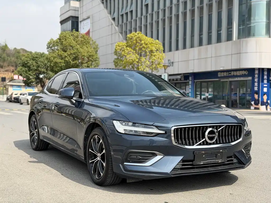 VOLVO S60