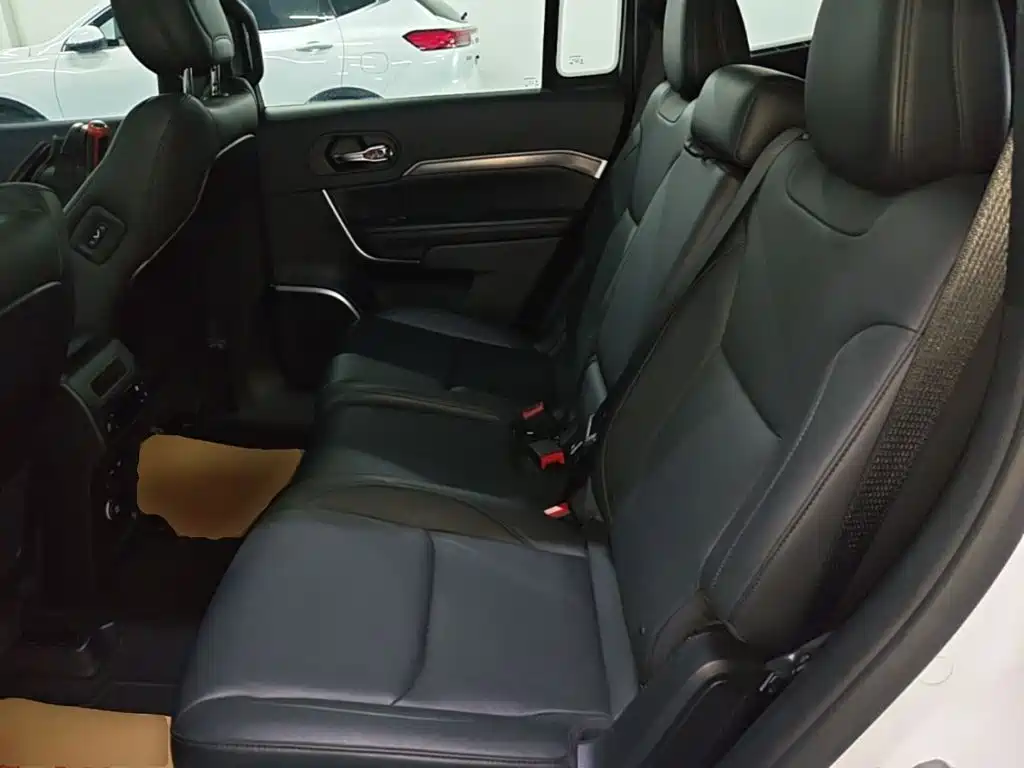 Jeep Grand Commander — миниатюра 17