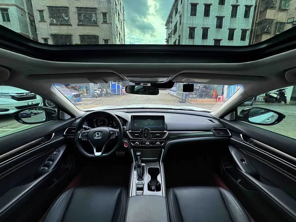 Honda Accord — миниатюра 9