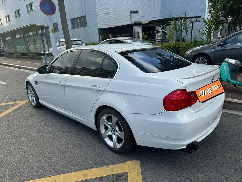 BMW 3 Series — миниатюра 3