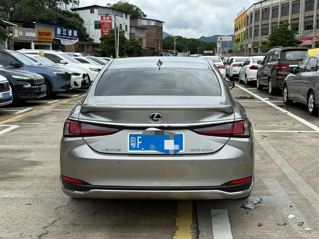 Lexus ES — миниатюра 8