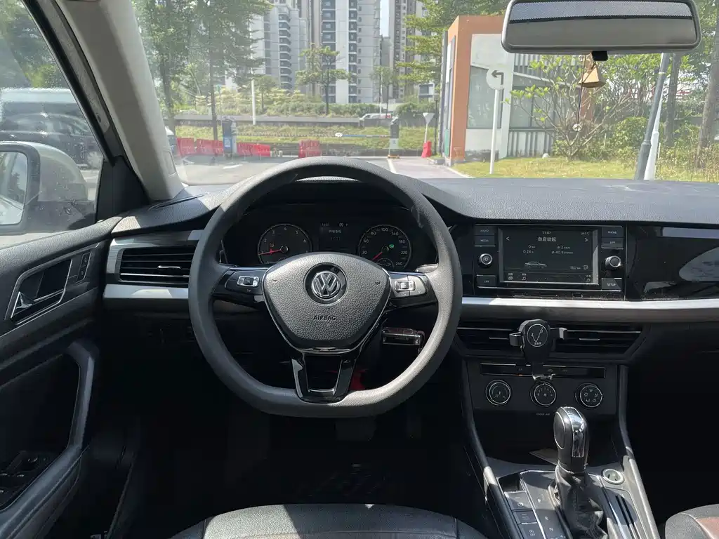 Volkswagen Lavida — миниатюра 10