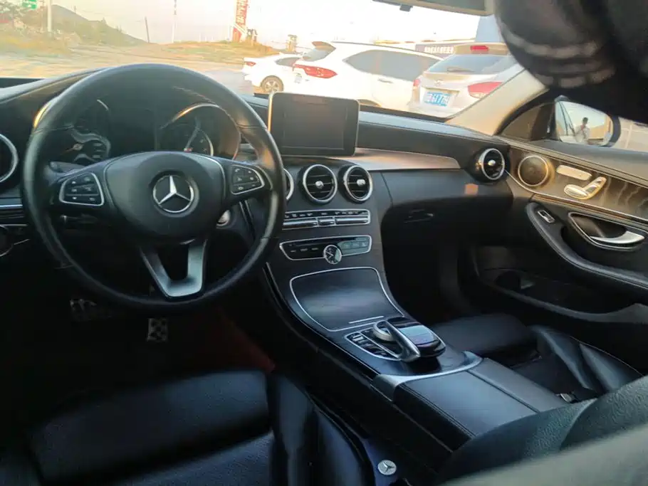 Mercedes-Benz C-Class — миниатюра 12