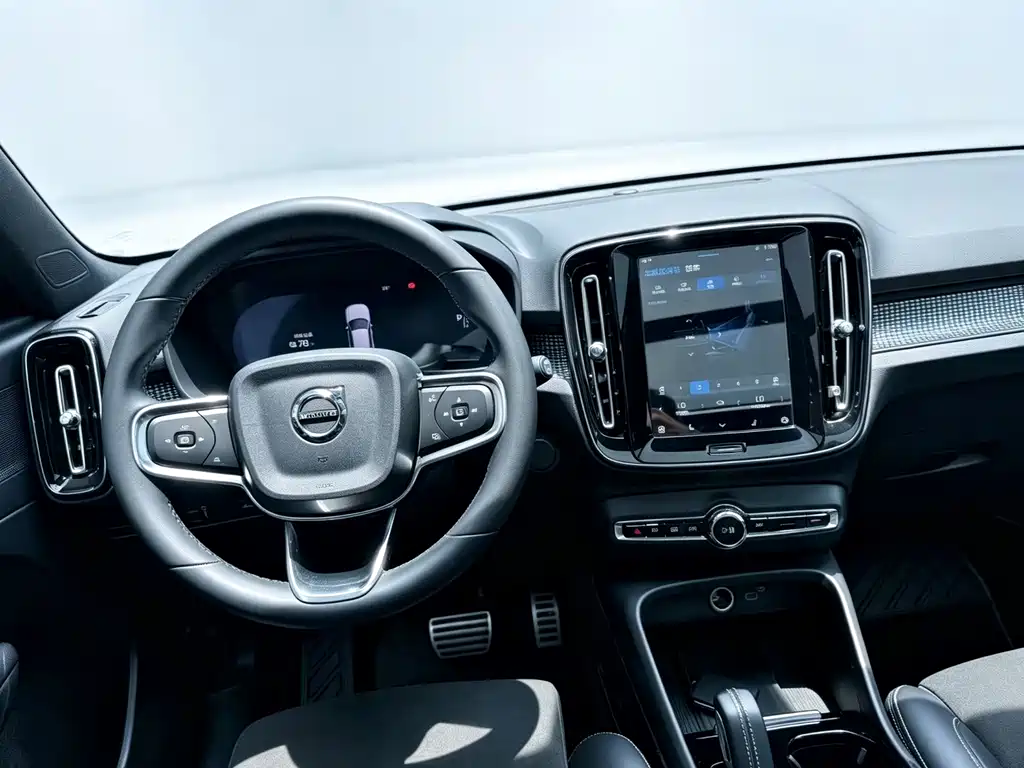 Volvo XC40 NEV — миниатюра 6