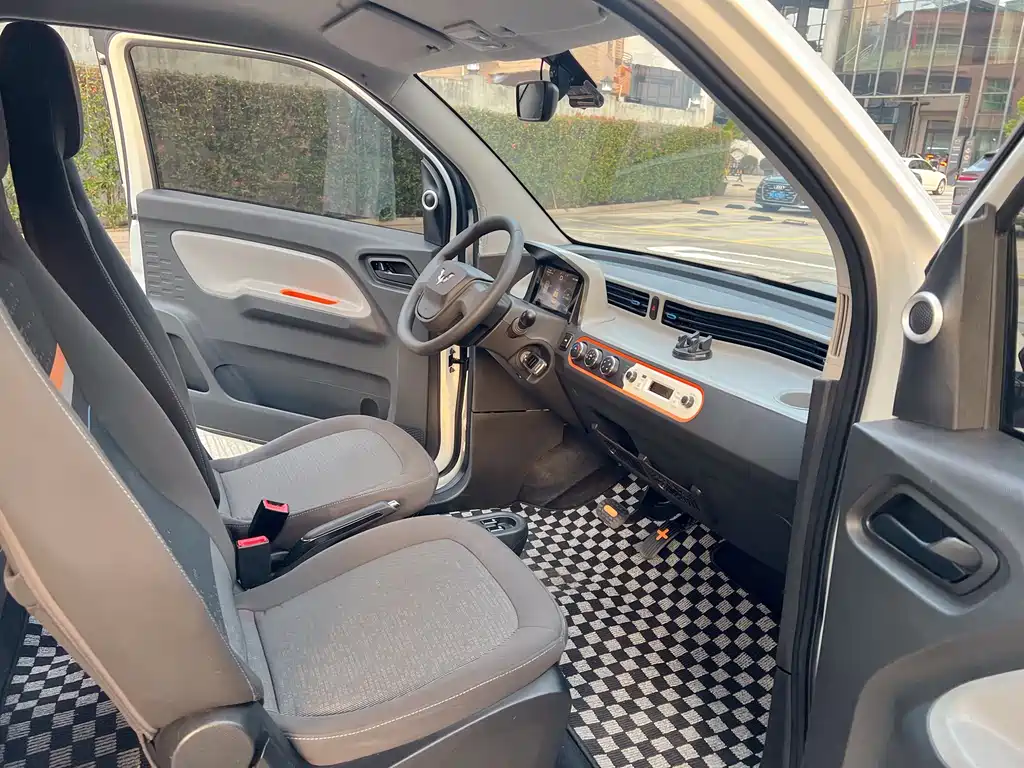 Wuling MINIEV — миниатюра 8