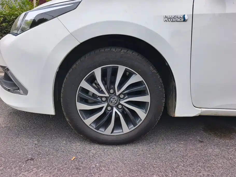 Toyota Corolla Hybrid — миниатюра 6