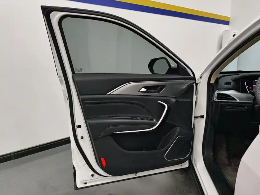 Bestune T77 2023 1.5T AT Luxury