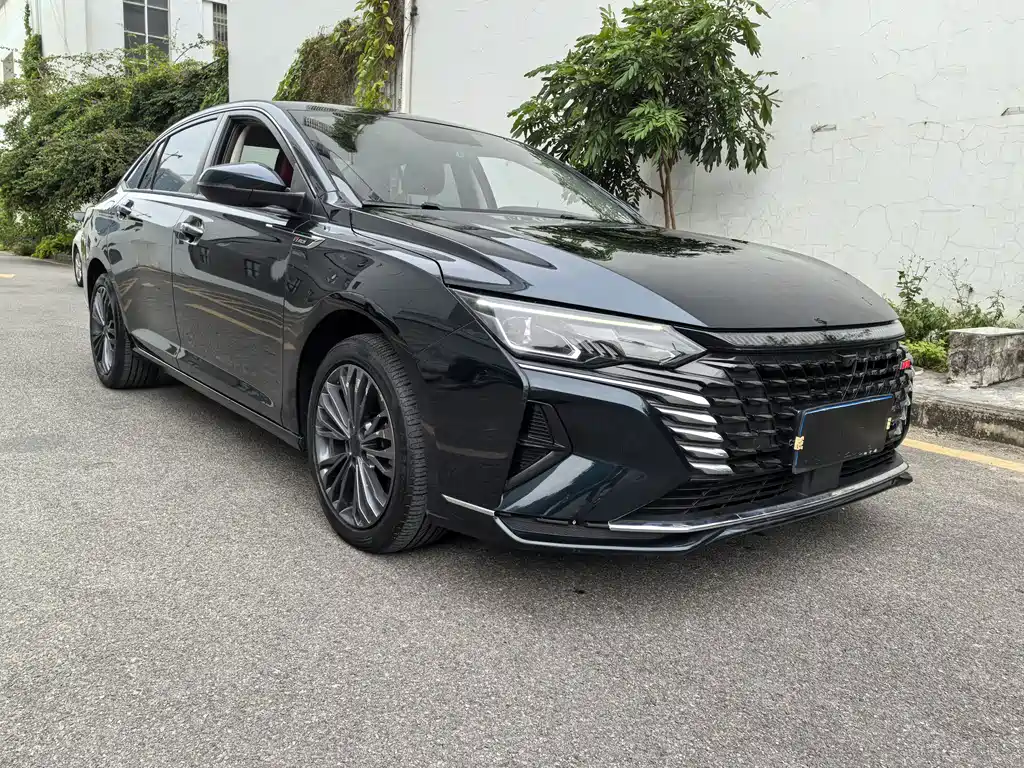 DONGFENG YI HYUN MAX