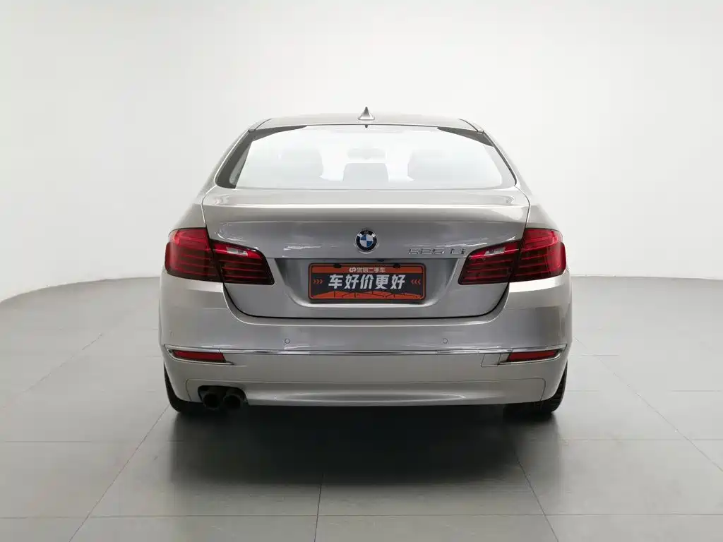BMW 5 Series — миниатюра 4