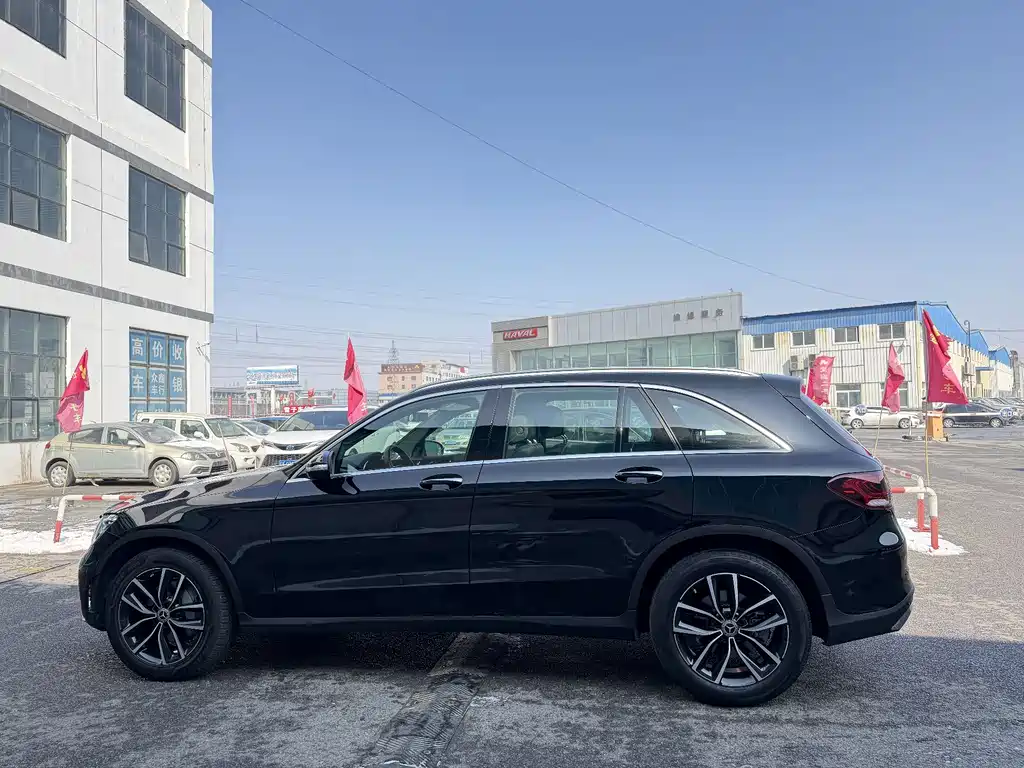 MERCEDES-BENZ GLC