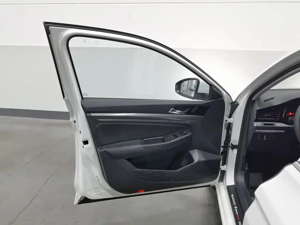 Volkswagen Bora — миниатюра 8