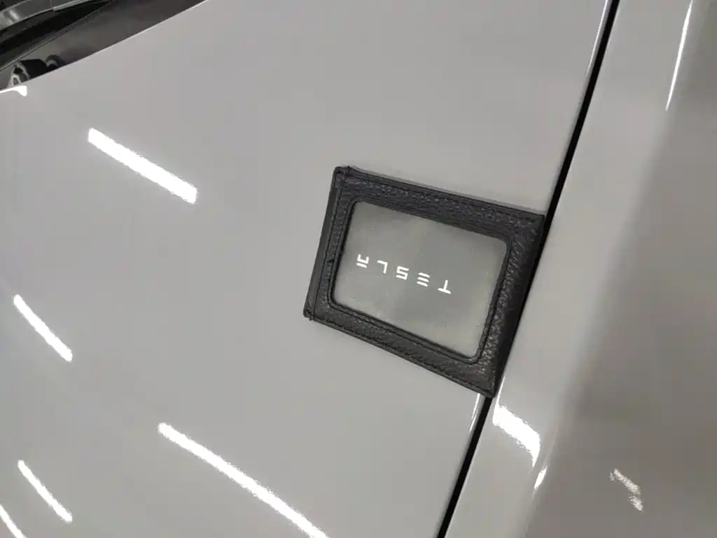 Tesla Model Y — миниатюра 9