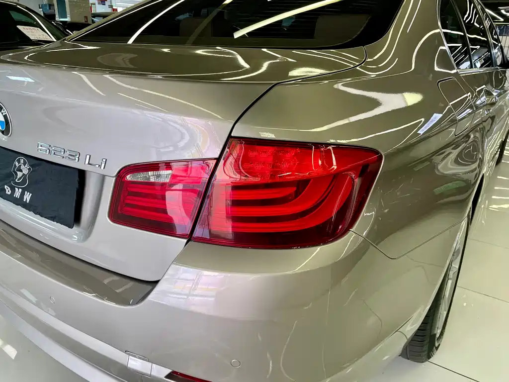 BMW 5 Series — миниатюра 16