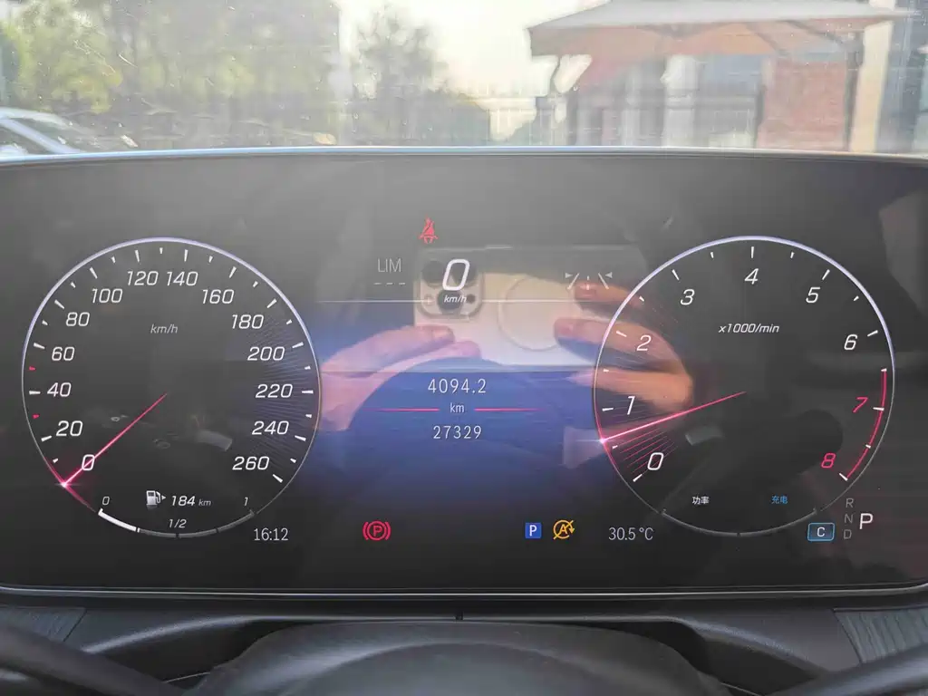 Mercedes-Benz C-Class — миниатюра 6