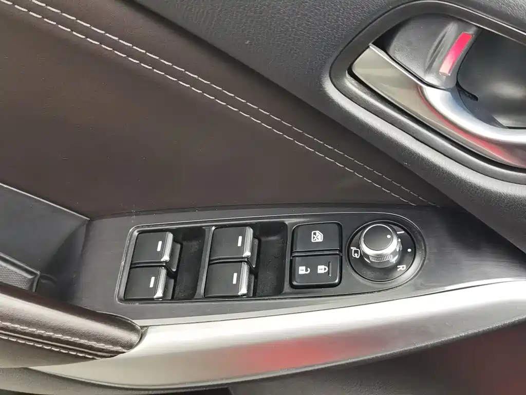 Mazda Atenza — миниатюра 9