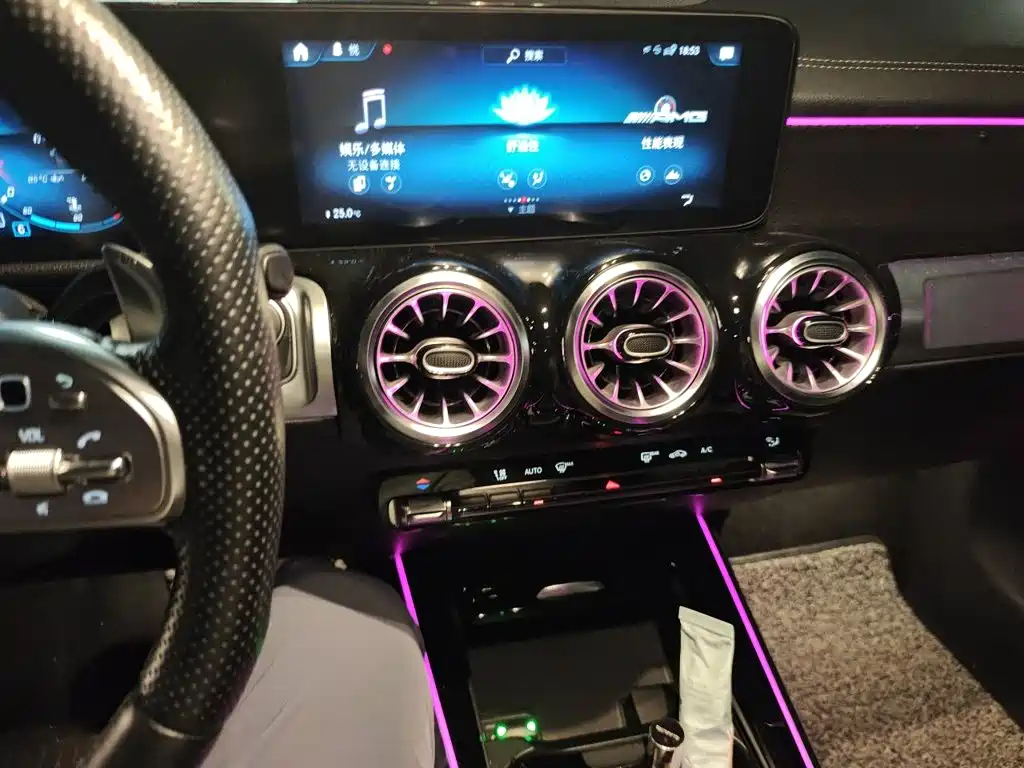 Mercedes-Benz GLB AMG — миниатюра 9