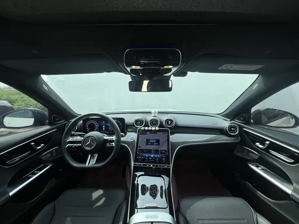 Mercedes-Benz C-Class — миниатюра 11